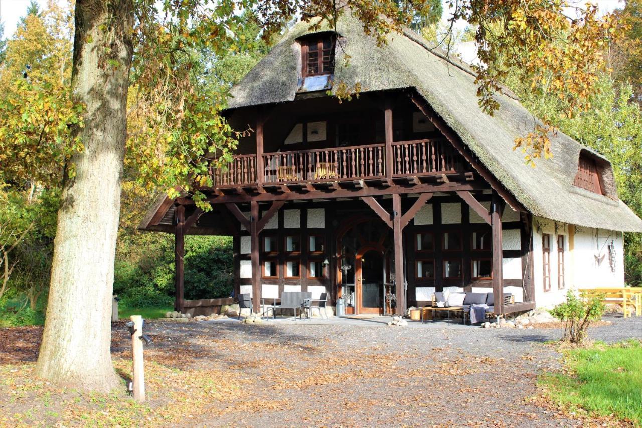 Ruhe Unter Reet-Haus Mit Sauna, Whirlpool Und Kamin Gnarrenburg Luaran gambar