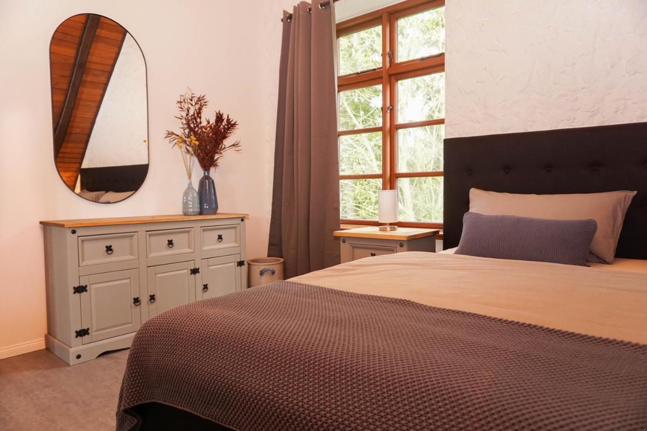 Ruhe Unter Reet-Haus Mit Sauna, Whirlpool Und Kamin Gnarrenburg Luaran gambar