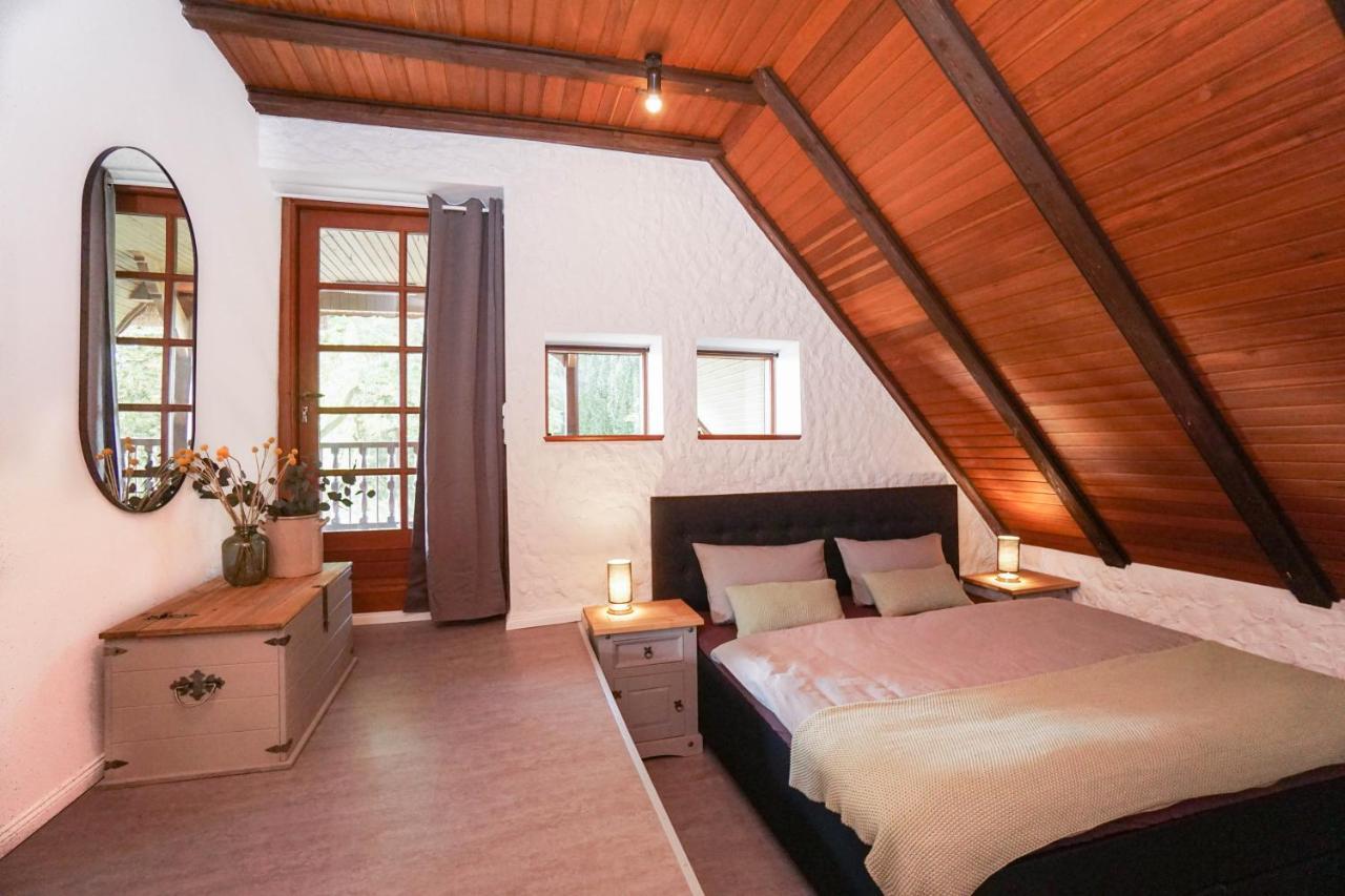 Ruhe Unter Reet-Haus Mit Sauna, Whirlpool Und Kamin Gnarrenburg Luaran gambar
