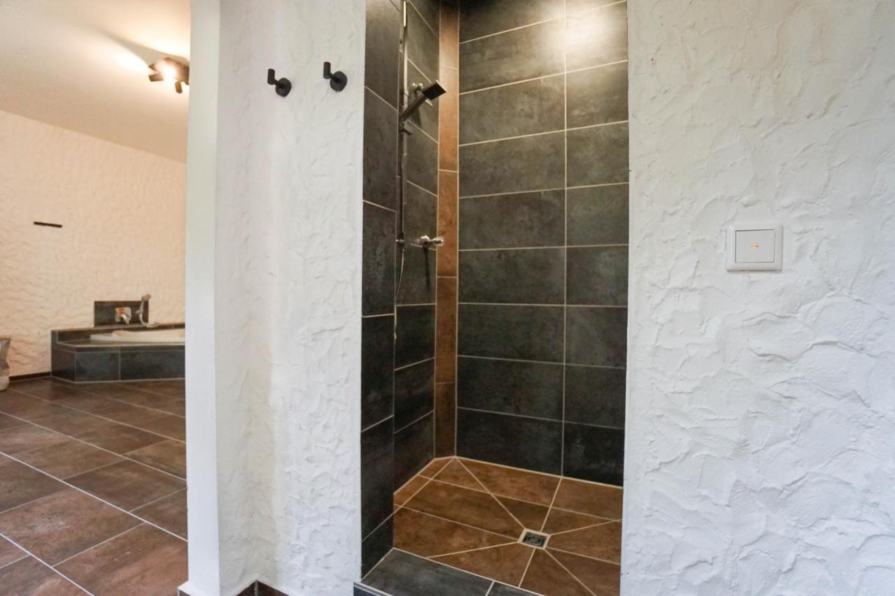 Ruhe Unter Reet-Haus Mit Sauna, Whirlpool Und Kamin Gnarrenburg Luaran gambar