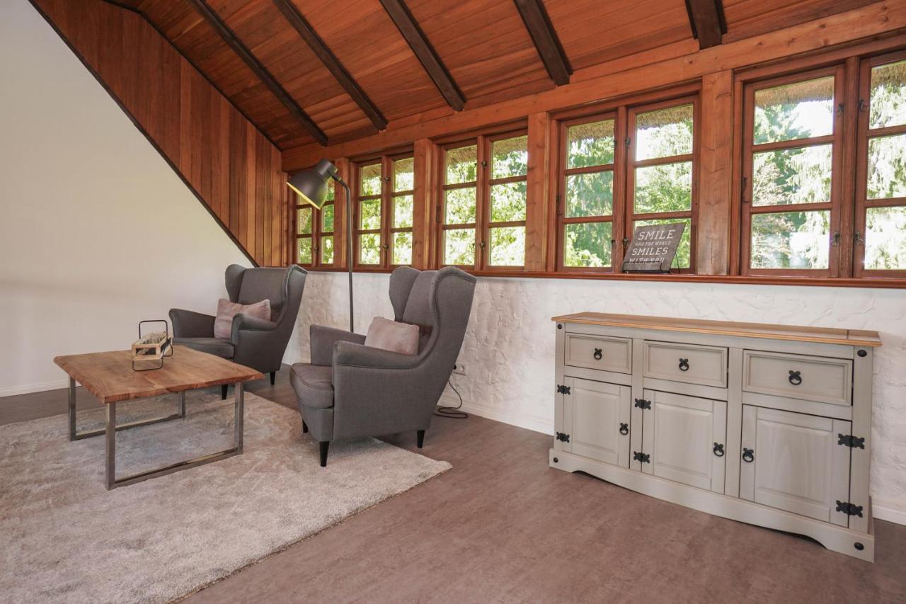 Ruhe Unter Reet-Haus Mit Sauna, Whirlpool Und Kamin Gnarrenburg Luaran gambar