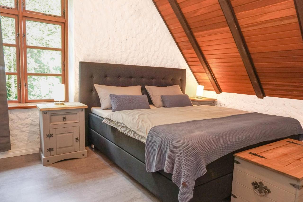 Ruhe Unter Reet-Haus Mit Sauna, Whirlpool Und Kamin Gnarrenburg Luaran gambar