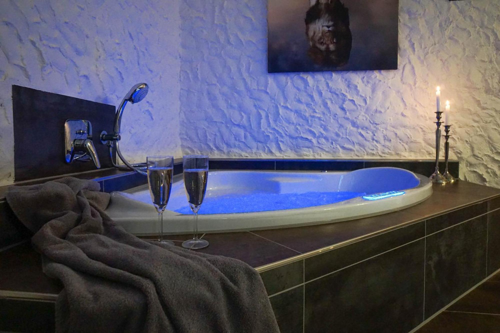 Ruhe Unter Reet-Haus Mit Sauna, Whirlpool Und Kamin Gnarrenburg Luaran gambar
